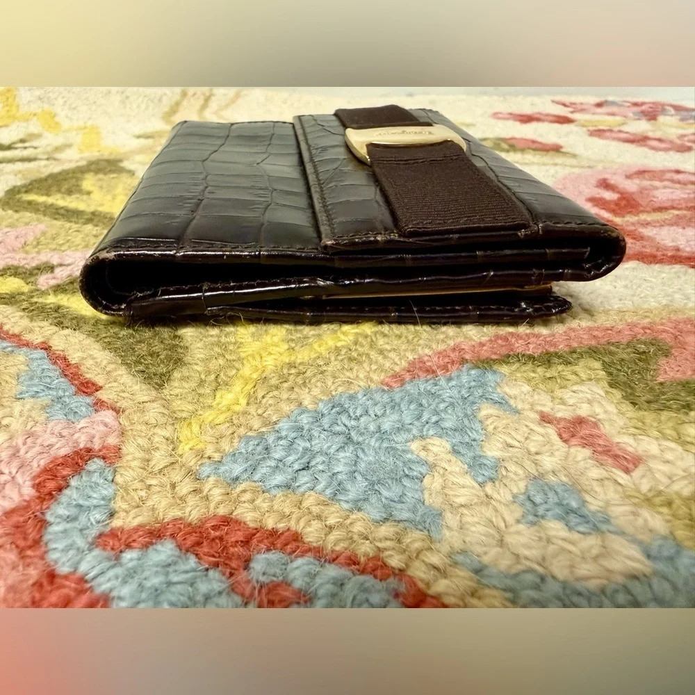 SALVATORE FERRAGAMO Crocodile Brown Embossed Leather Vara Bow French Wallet